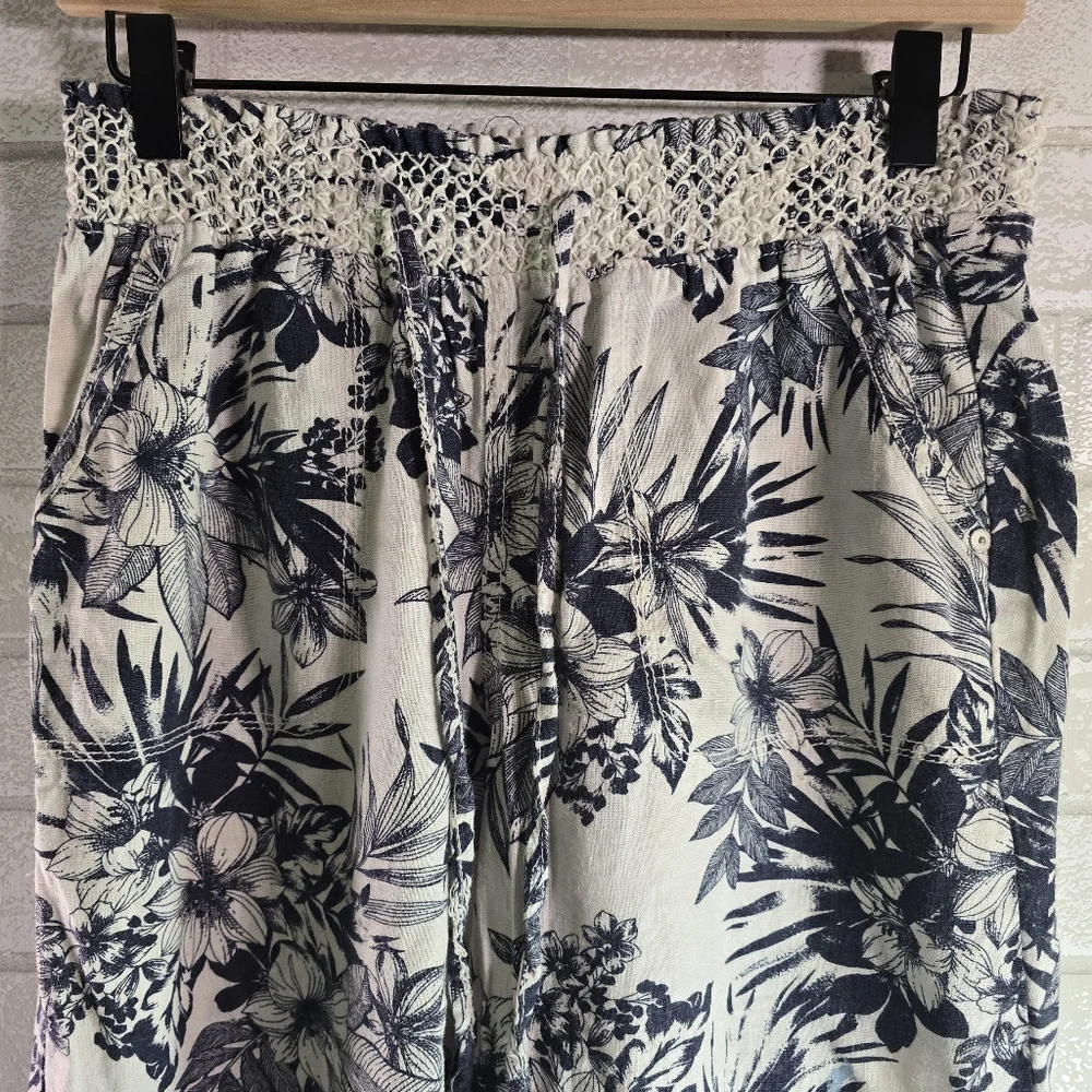 Linen Capri Short Pants White Blue Tropical Print Stretch Waist by Beau Dawson M - Picture 2 of 7